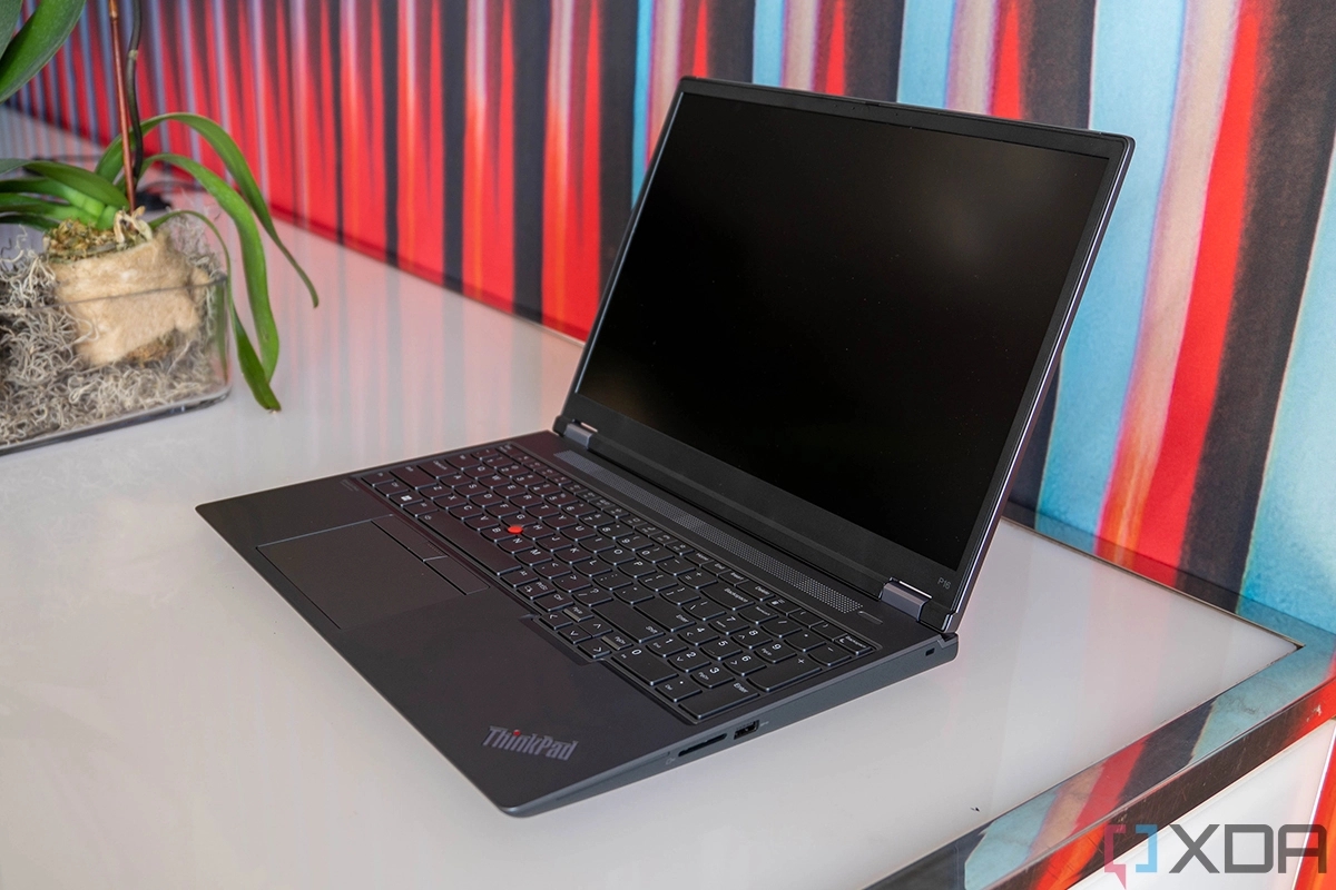 Lenovo-ThinkPad-P16-4_爱奇艺.jpg Lenovo-ThinkPad-P16-4_爱奇艺.jpg