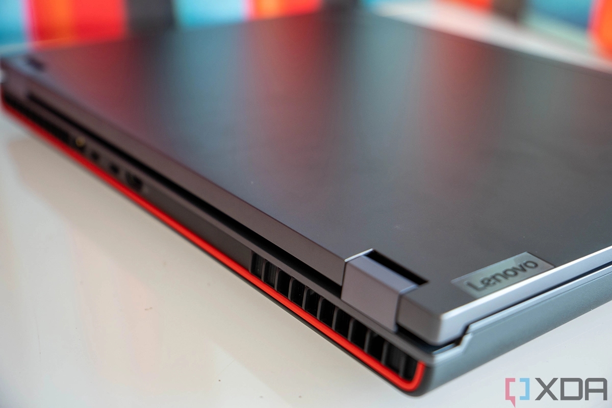 Lenovo-ThinkPad-P16-3_爱奇艺.jpg Lenovo-ThinkPad-P16-3_爱奇艺.jpg